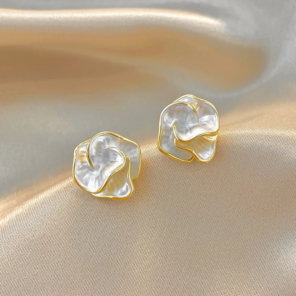 O1CN01AISNG32Bae2K21cWX_2214616708355-0-cib French Camellia Stud Earrings - Image 1