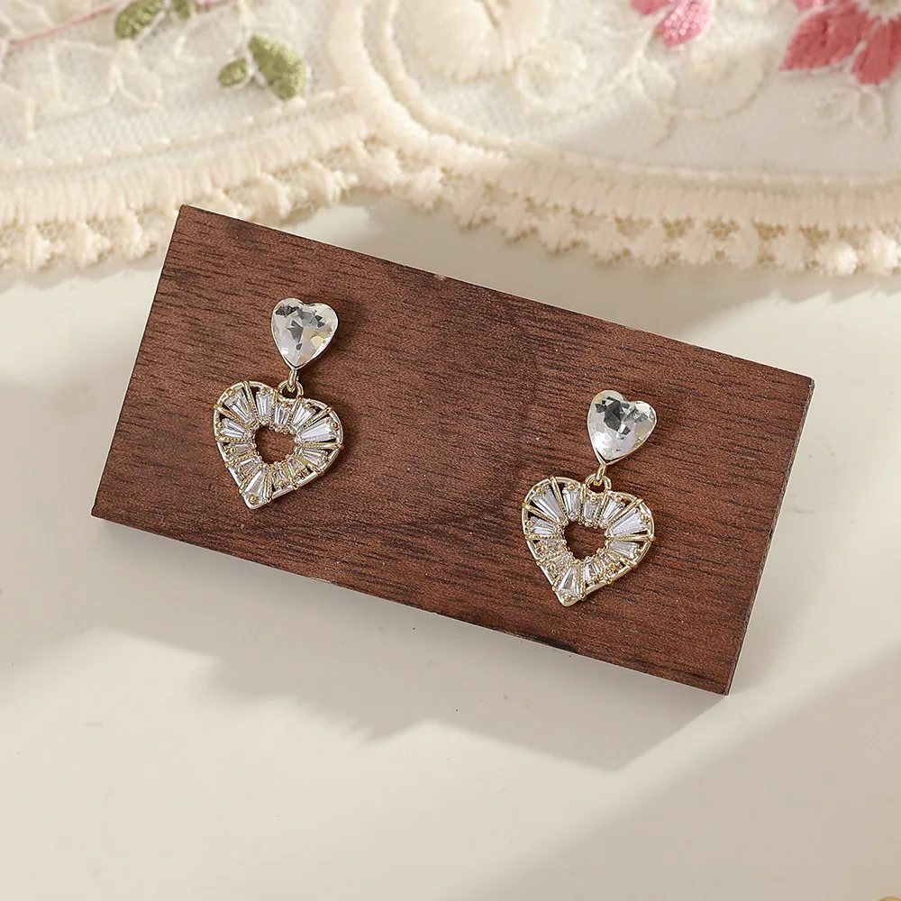 O1CN01CeUvaa2BaeGbs3eSa_2214616708355-0-cib French Full Pave Heart Zircon Stud Earrings - Image 1