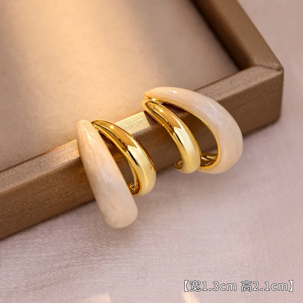 O1CN01V1sRkx2Bae3iI80tk_2214616708355-0-cib Butterfly Enamel Stud Earrings - Image 1