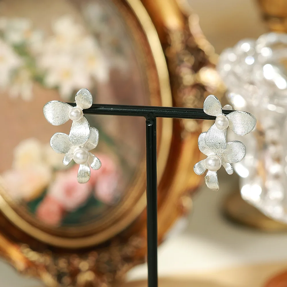 O1CN01aMxE272BaeHcqoBPi_2214616708355-0-cib French Zircon Heart Tassel Sparkling Drop Earrings - Image 1