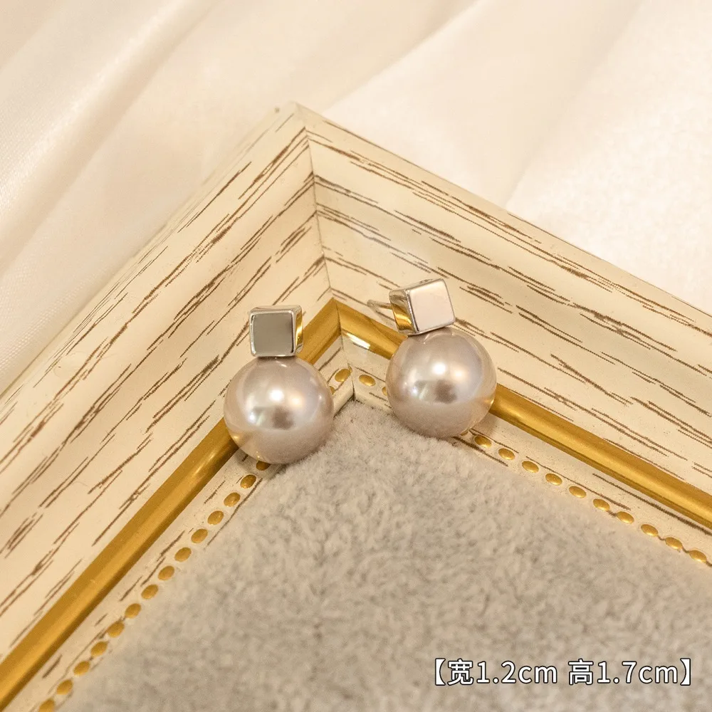 O1CN01og13Ki2Bae84lnib0_2214616708355-0-cib Rhinestone Manta Rose Purple Pearl Stud Earrings - Image 1