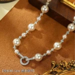 Manta Rose Purple Pearl Beaded Clavicle Necklace